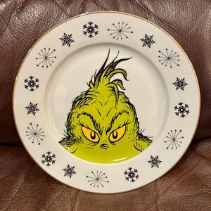 Peeking Grinch with Snowflakes 10.5” Christmas Dinner Plate